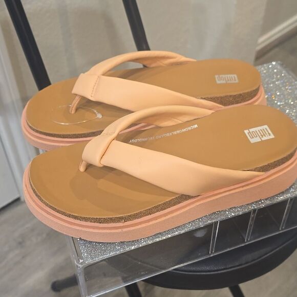 FitFlop Gen Ff Padded Strap Leather Toe-Post Sandals- Blushy - Picture 12 of 15